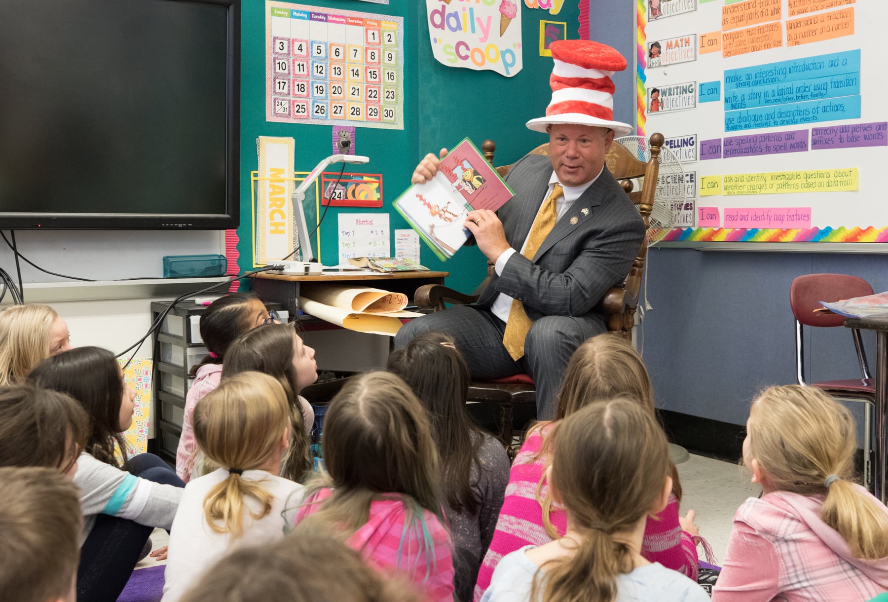 Rep. Fishbein Reads to Kids at Fritz School