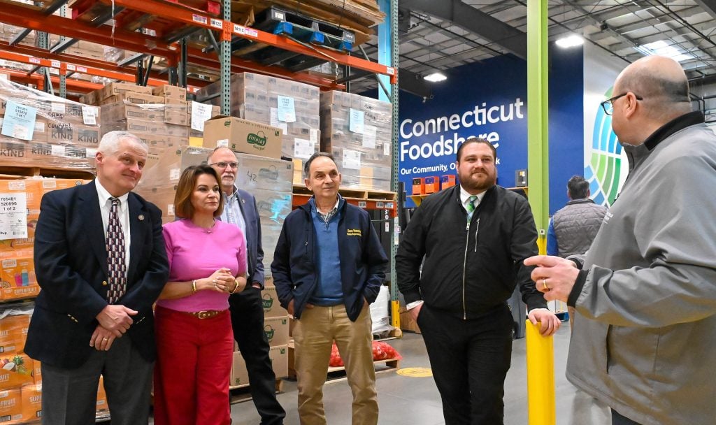 State Rep. Tours CT Food Share